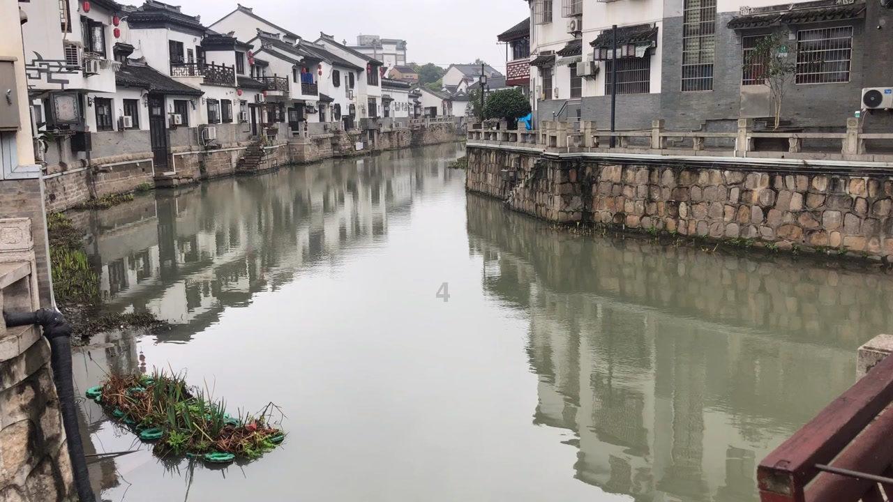 时尚芭比做美甲